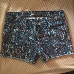 NWOT Levi’s Patterned Shorts 12